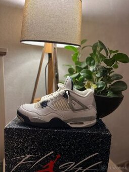 Jordan 4 Midnight Navy