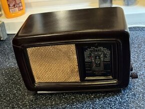 Predam bakelitove radio Philips 203 U