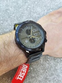 Hodniky Diesel - Chronograph Titan, originál s balením, NOVÉ