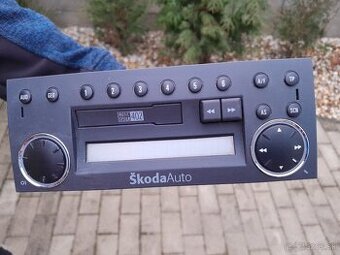 retro autoradio Škoda