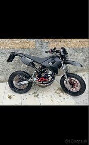 Motard CPI SM 50 (77 ccm) 25 koní