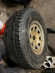 Predam zimnu sadu 265/70 r16