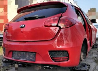 Kia Ceed 1.6 GDi 2016 predám ZADNÝ NÁRAZNÍK, DVERE, G4FD