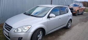 Kia ceed 1,4 77kw 2009 - 1