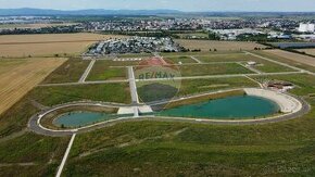 PREDAJ : stavebný pozemok 912 m2, všetky IS, Senec - Lužiank