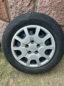 15" ocelové disky Hyundai + puklice, pneu