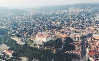 2 izb. Staré Mesto, "Hradný kopec", balkón, možnosť 3 izb. - 1