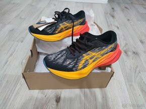 ASICS Novablast 3