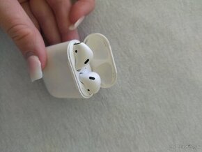 Apple Airpods 2019