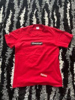 Supreme red tee