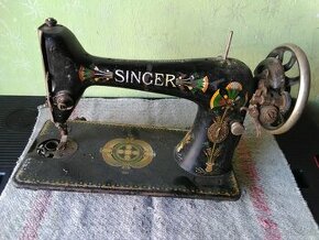 Krásny starý šijací stroj SINGER