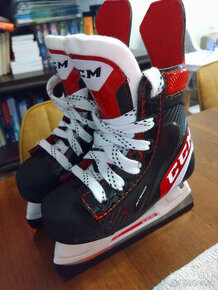 CCM Jetspeed YT Regular veľkosť eur 25