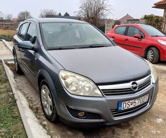 Opel astra hatchback