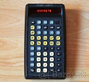 Retro kalkulacka Commodore SR4912