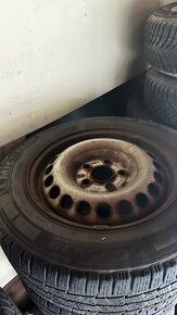 Predám zimnú sadu Vw t5 t6 205/65 r16c michelin - 1