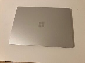 Microsoft Surface Laptop Go.