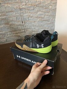 Under Armour TriBase Reign