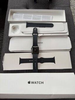 Apple Watch 10.5 (21t576) s komplet príslušenstvom