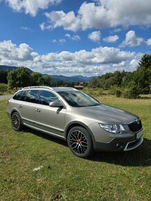 Škoda Superb 2.0 TDi  Scout 4x4 Kombi - 1