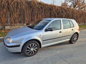 Volkswagen Golf 1.6 benzin