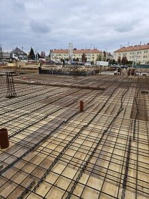 Hľadáme partiu tesárov a železiarov na stavebné projekty.