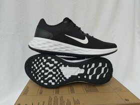 Pánské běžecké boty Nike Revolution 6 NN, vel. 45 - 1