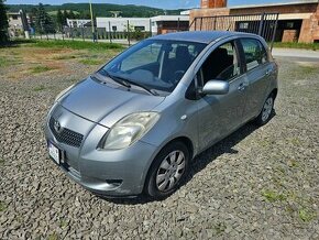 TOYOTA YARIS 1.3 benzin Automat - 1