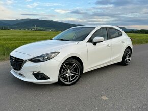 Mazda 3 2.0 benzín Skyactiv 88KW  M6. 105 000km