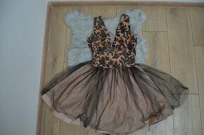 Spoločenské šaty s tylovou áčkovou sukňou - 1