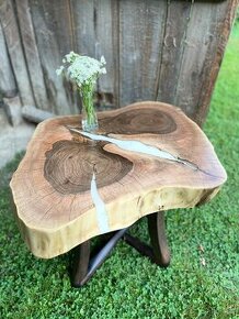 Nový orechový coffee table - stolík