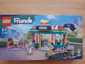 LEGO Friends 41728 Bistro v centre mestečka Heartlake