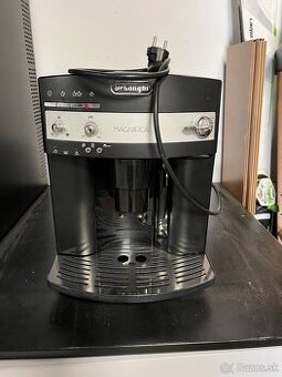 Kavovar Delonghi