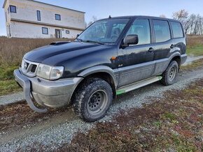 Rozpredám nissan terrano 3.0 automat