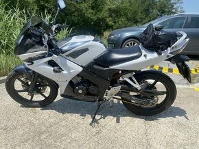 Honda  CBR 125R - 1