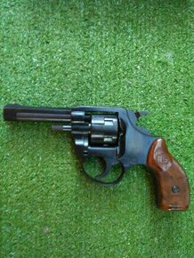 Revolver Rohm RG75 kal.4mm Flobert-6 ranový