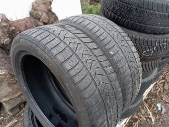 Predám zimné pneumatiky 2ks 215/50r18