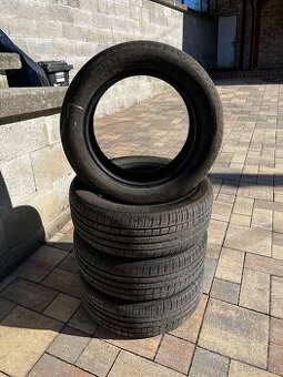 Pirelli 215/55 R17 - 1