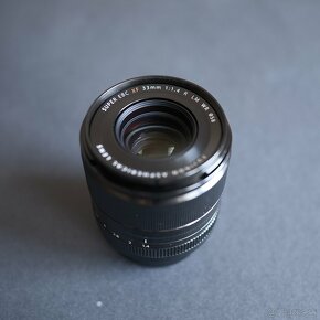 Fujifilm Fujinon XF 33 mm f/1.4 R LM WR + B+W Filter