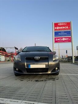 Toyota Auris 2.2 - 1