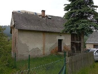 Stary rodinný dom pod horou, 380 m2 - Svrčinovec