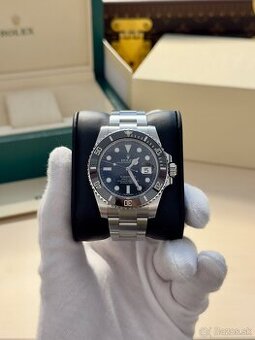 Rolex Submariner Date