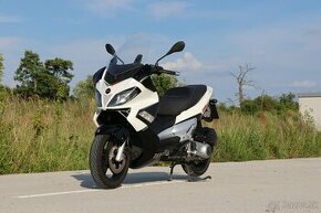 Aprilia SR Max 300 vo vybornom stave