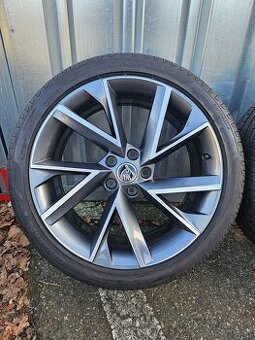 Letní alu kola Vega 19" Škoda Superb 235/40 R19