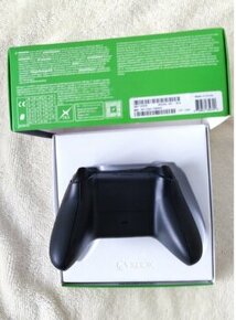 Xbox ovládač - 1