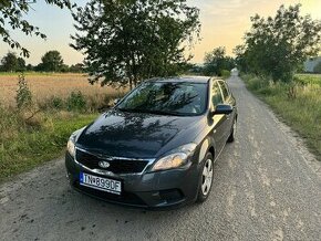 KIA Ceed 1.4i 2010 - 1