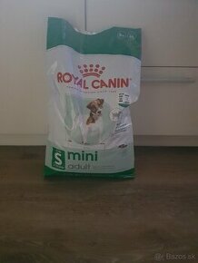 Predám granule zn. Royal Canin adult S mini