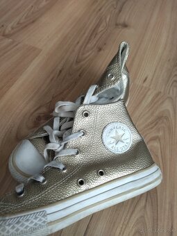 Converse v.33