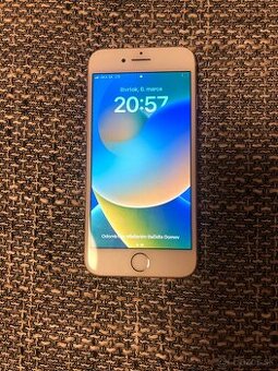 Predám krásny iPhone 8 bielo zlatý 256gb