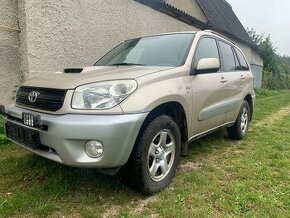 Predám zachovalú Toyota RAV 4 2,2 diesel rv2004 189tis.km. - 1