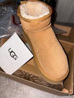 Ugg mini platform